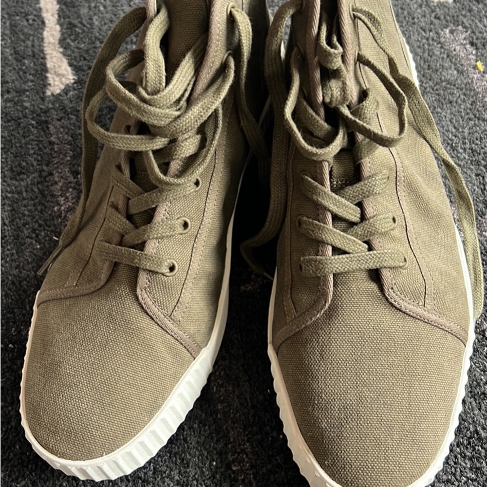 Vince Wolfe linen shoes